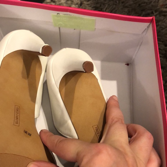 NWT Vince Camuto Adeilia white d’orsay heels - pointed toe - sz 8 - Picture 3 of 7
